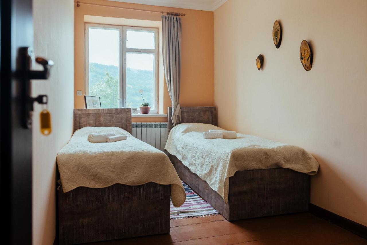 Chamich Guesthouse Debed 外观 照片